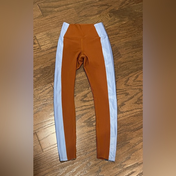 Beach Riot Side Strips Leggings Never Worn - Picture 4 of 6